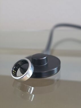 Oura Ring 3 Size 8 - Silver with Matte Black Charger